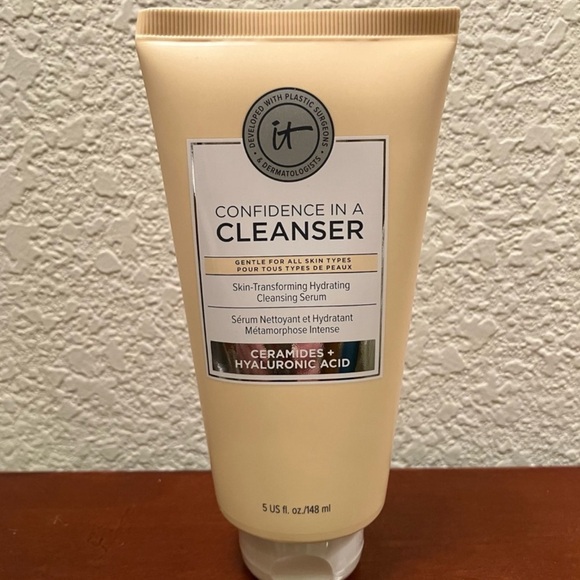 IT COSMETICS Confidence In A Cleanser Full Size 5Fl. Oz. NEW!Doesn’t come in box - Picture 1 of 7